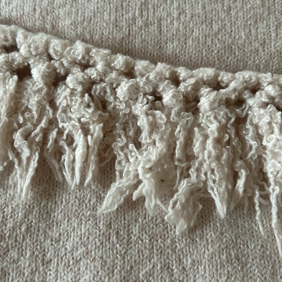 Sanctuary Cream Sweater with Tassels size Medium - Picture 12 of 13